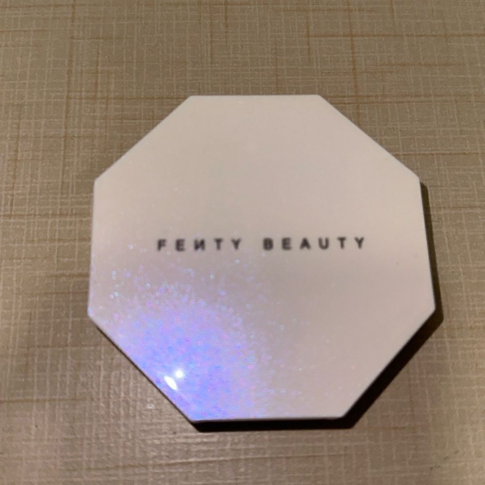 FENTY BEAUTY HU$TLA BABY HIGHLIGHTER
